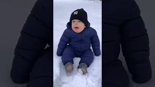 Baby funny talking in snow #shorts #youtubeshorts #viral #funny #trending #baby #fantasylife11