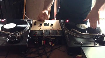 Johnny Scratch Freestyle Scratching at ILL SKILLS 2013