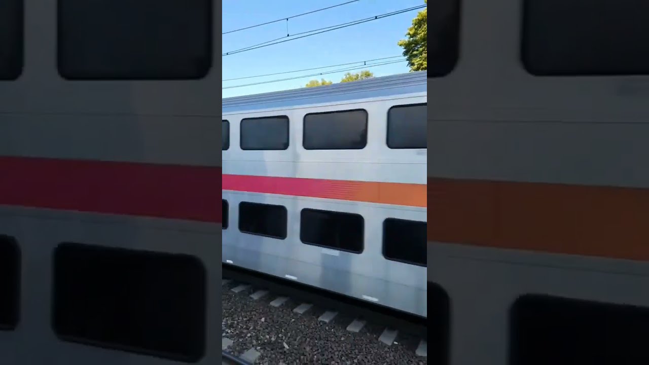 Pennsylvania Railroad Heritage Unit on New Jersey Transit. North Elizabeth, NJ. #trains