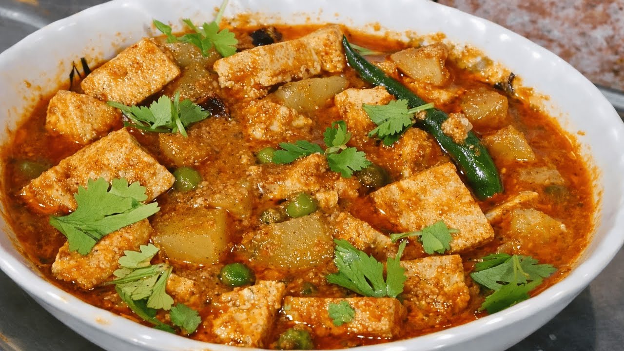 কম সময়ে অপূর্ব স্বাদের নিরামিষ পনির রেসিপি/Tasty Aloo Peas Paneer/Paneer curry  recipe