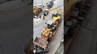 Truck Making Sharp Turn. Trucks Turn Big car passing by. - Unusual Curve #shorts #2024