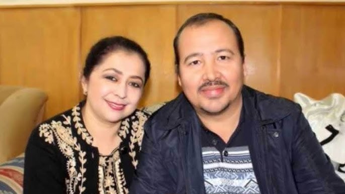 Meni olib film porno film Er jerks off uning kichik jinsiy olatni esa qora yigit penetrates uning xotinining mushuk bilan unin