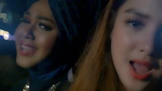 HILANGKANLAH - Min Yasmin & Nikki Bacolod (MTV 2019 with English Subtitle).