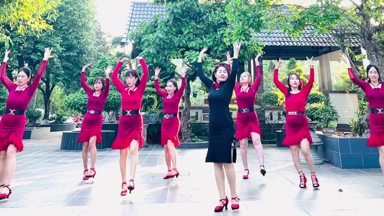 Mừng ngày  quốc tế phụ nữ 8/3  của Nhóm LineDance Hoàng Mỹ với tác phẩm Night Tango LineDance