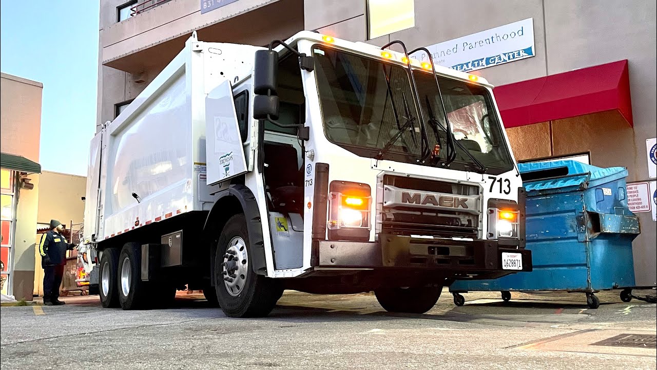 Mack LR Electric Garbage Truck | Santa Cruz Resource Recovery