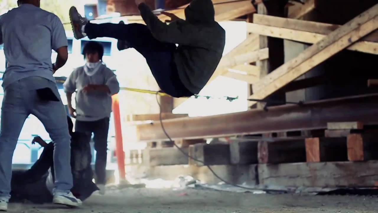 EXAMPLE "Kickstarts" (Bar9 Remix) OFFICIAL MUSIC VIDEO YouTube