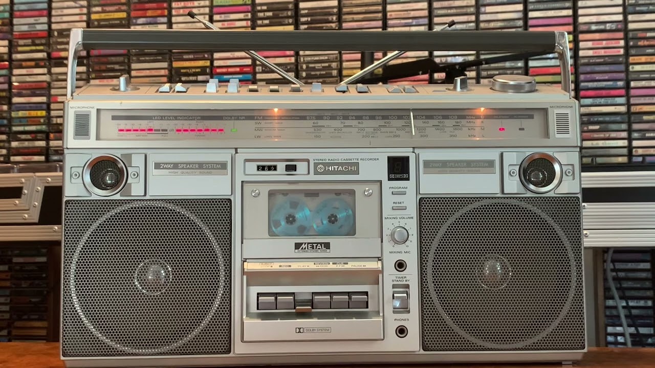 Ghettoblaster Vintage Hitachi TRK-7340E - Radio-cassette Gris - Fonctionne