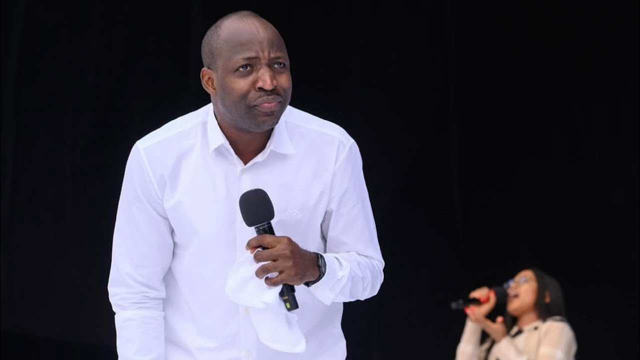 DUNSIN OYEKAN SHUTDOWN UGANDA WITH HOT WORSHIP AND PRAISE AT THE PHANEROO MINISTRY ANNIVERSARY | 