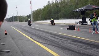 Honda CBR 1000RR vs Honda CBR 1000RR (Repsol edition)