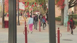 Surge of student loan borrowers entering default