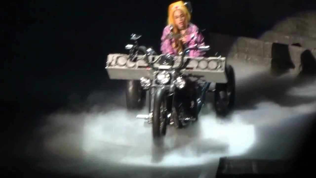 Lady Gaga- 'Princess Die'- Melbourne 27/06/2012 HD