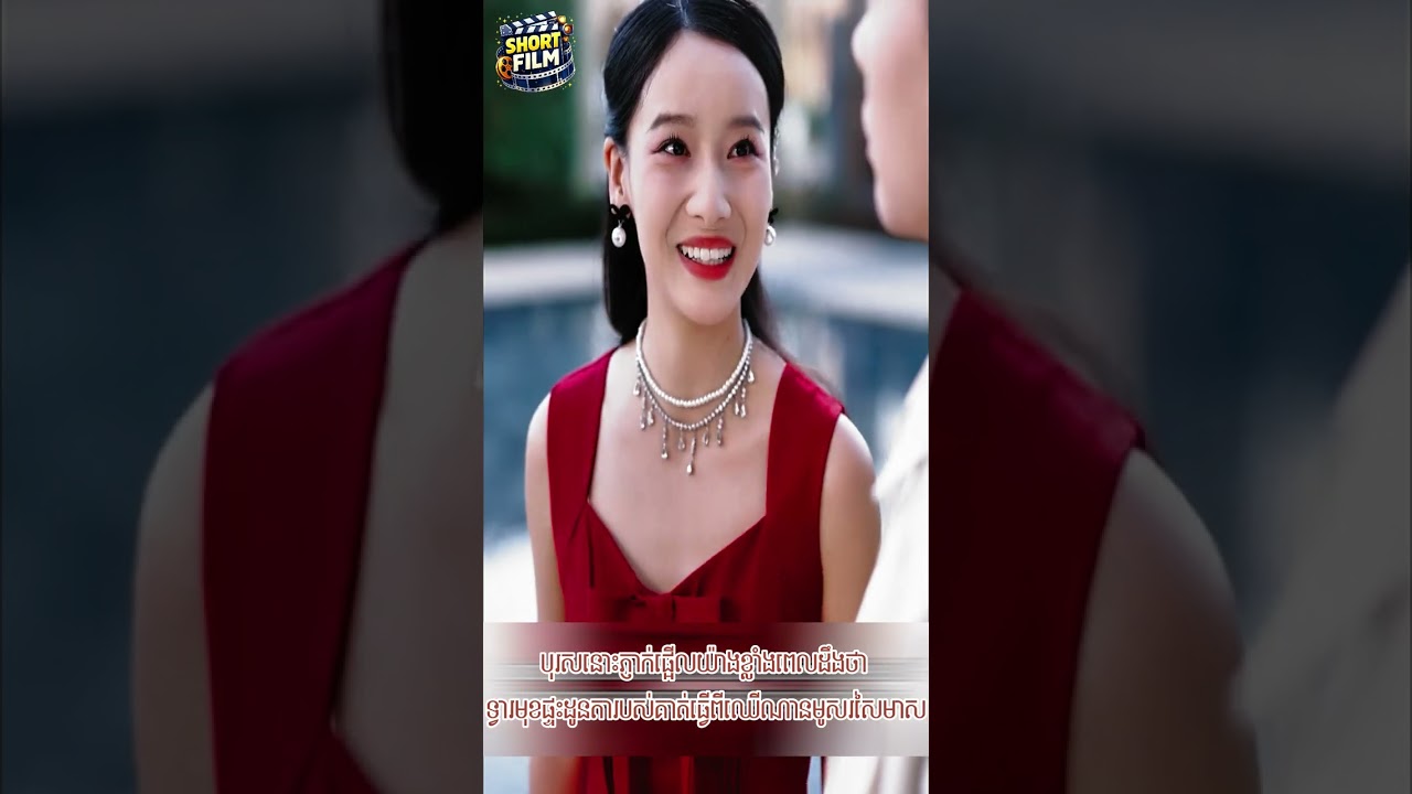 បុរសនោះភ្ញាក់ផ្អើលយ៉ាងខ្លាំងពេលដឹងថា ទ្វារមុខផ្ទះដូនតារបស់គាត់ធ្វើពីឈើណានមូសរសៃមាស