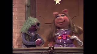 The Muppet Show - 210: George Burns - Backstage #2 (1977)