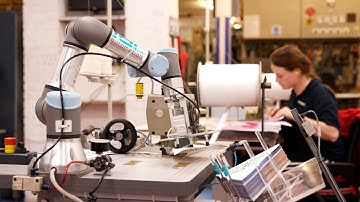 6 x UR3 robots manufacturing party supplies