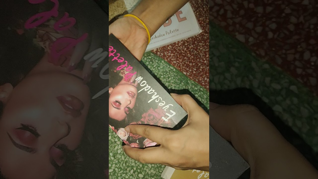 Rose gold eyeshadow palette from flipkart