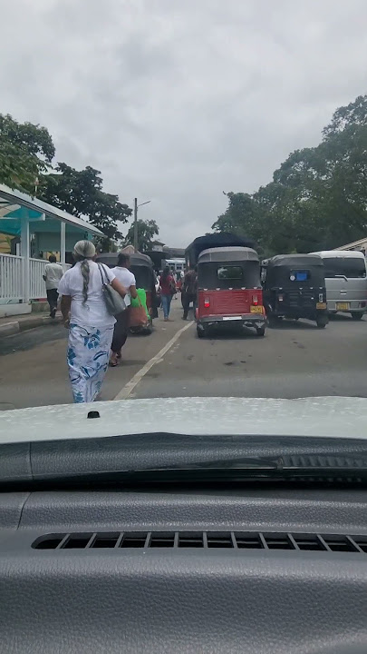 the traffic, Sri Lanka 🇱🇰! #kandy #shortvideo #travel #kaos #conocer #srilanka #shorts #asia #viajar