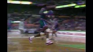 Ewing's emphatic 1-hand Tomahawk jam