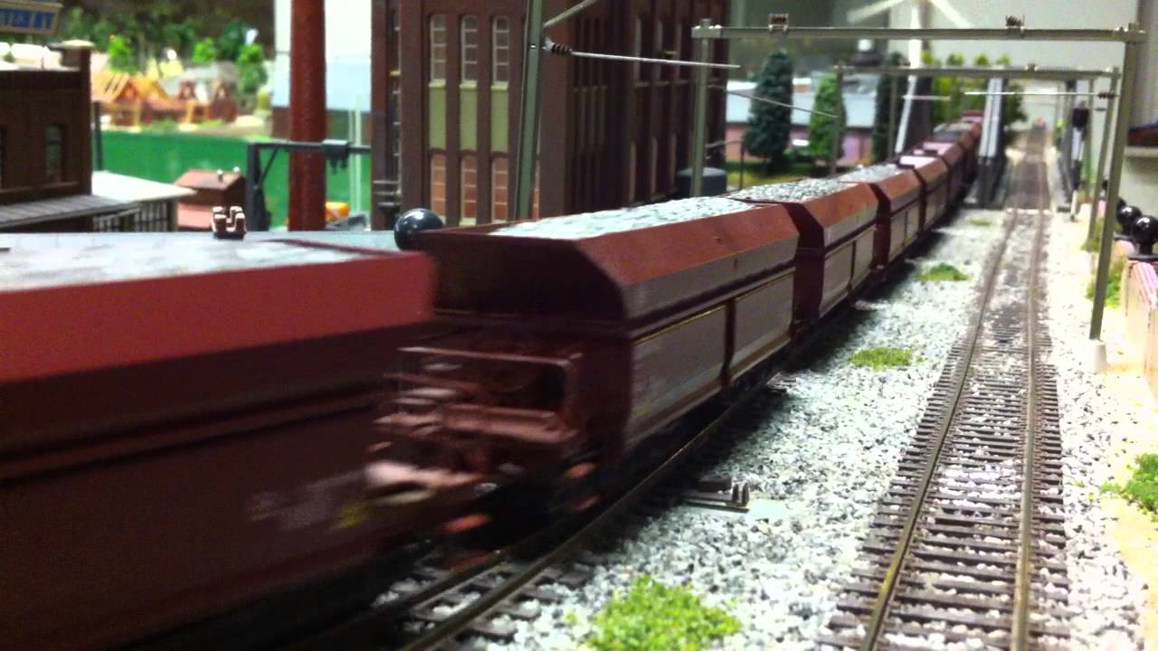 Erts trein rijdt door MGV land