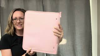 This Amazon Binder Bag is a must have for Junior High and High School students 