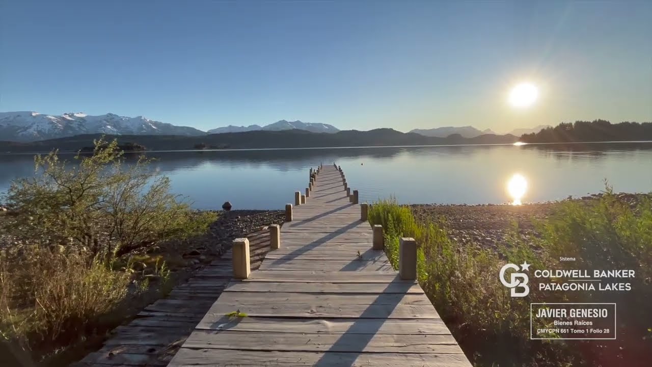 VENTA - Casa de 400m2 con costa de lago y muelle propio en lote de 11.006m2 Villa la Angostura