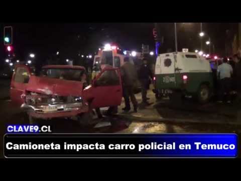 Colisión carro de Carabineros con camioneta en Temuco