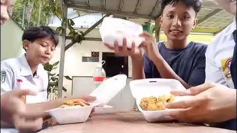 Tugas Informatika kelas 9 Membuat Vlog "Memakan Ayam Geprek"