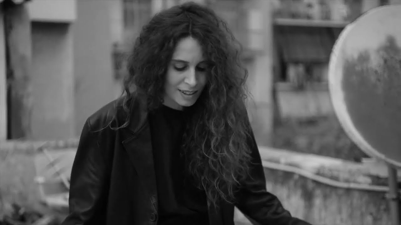 Dafné Kritharas- Là-Bas (Official Video)