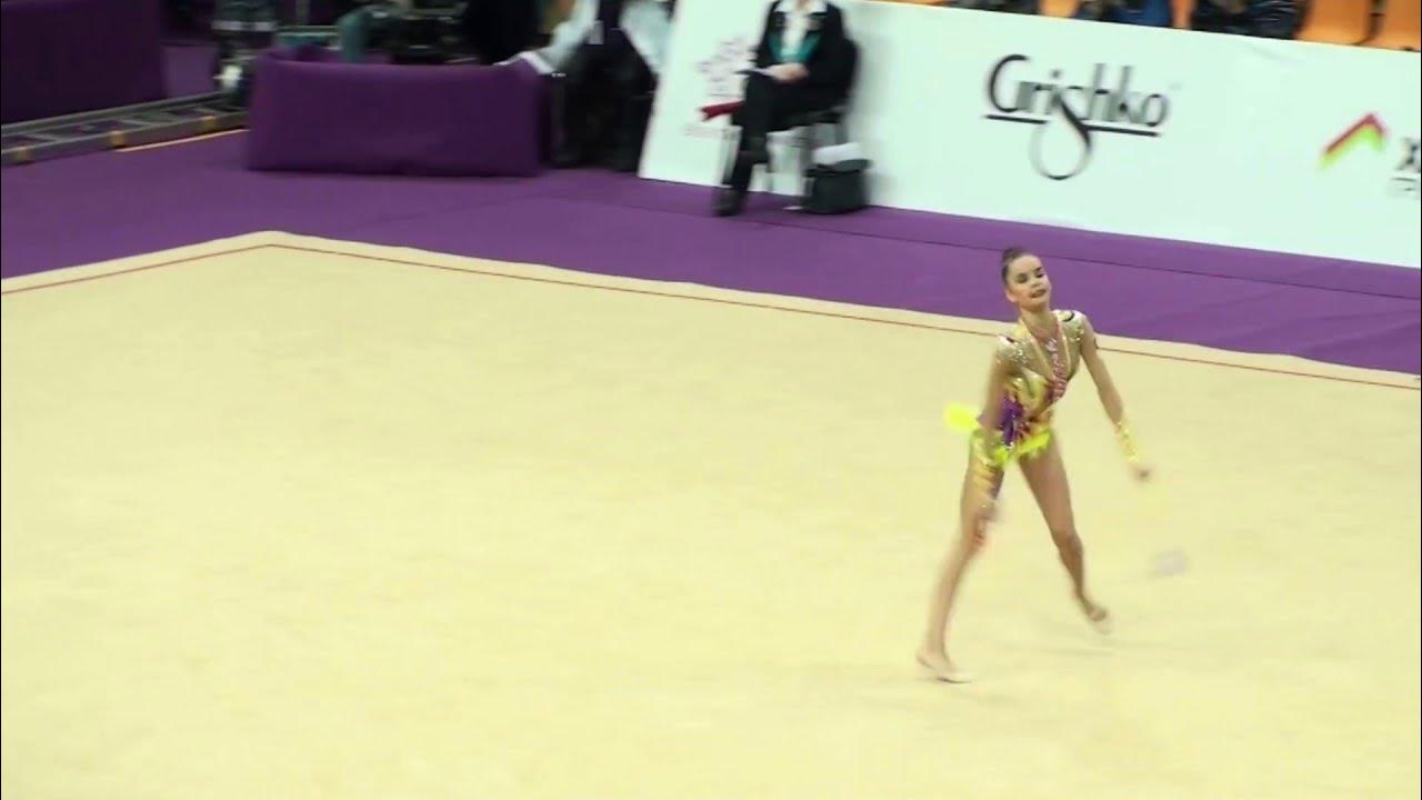 Арина Аверина булавы 2016