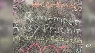 Sidewalk art supports Canopy Oaks community through loss Sidewalk art supports Canopy Oaks community through loss