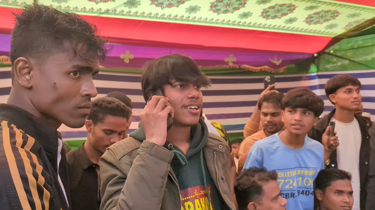 Rohel Khan with his audience 