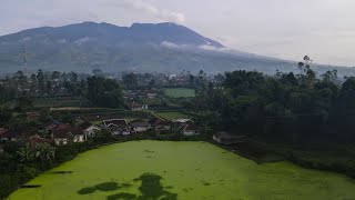 Suasana Pedesaan Cikajang Sejuk Di Kaki Gunung Papandayan. Dataran Terdingin di Garut, Jawa Barat