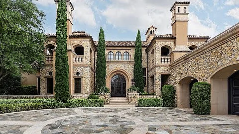 Perfection in Dallas // 15 Robledo Dr, Dallas, TX