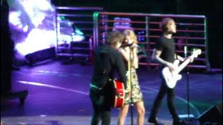 Two is Better Than One - Boys Like Girls ft. Taylor Swift @ Jingle Ball NYC 12/11/09