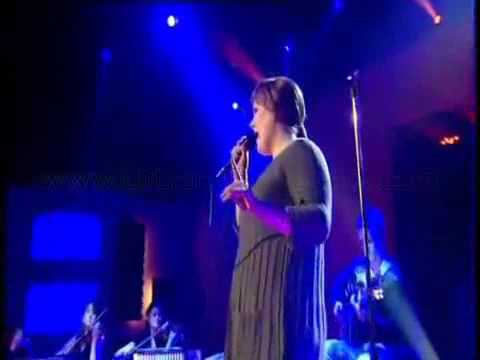Adele - Chasing Pavements on Friday Night with Jonathan Ross on BBC 1 (December 7th 2007)