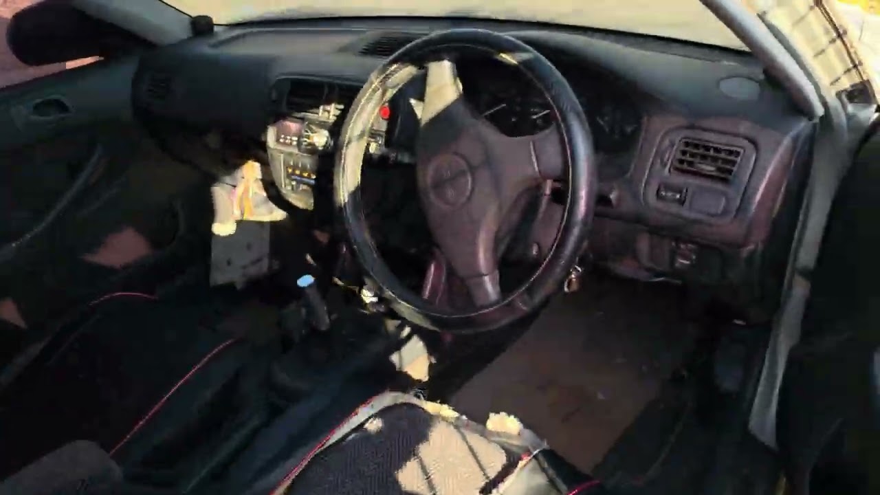 รถเก๋ง Isuzu รุ่นนี้น่าเก็บสะสมนะ เพราะ Isuzu ทำ รถเก๋งมารุ่นนี้ รุ่นเดียว