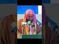 شيخ الدكتور سعود الشريم في صوته تتناغم الكلمات كأنها قصائد في القلب تلامس الروح