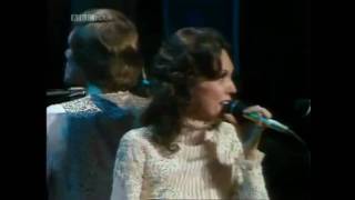 Carpenters - Goodbye to love.mp4 chords