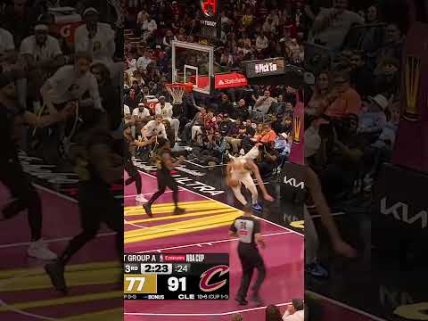 "WITH THE REVERSE!"  Jay Huff Throws Down on the Break 💥