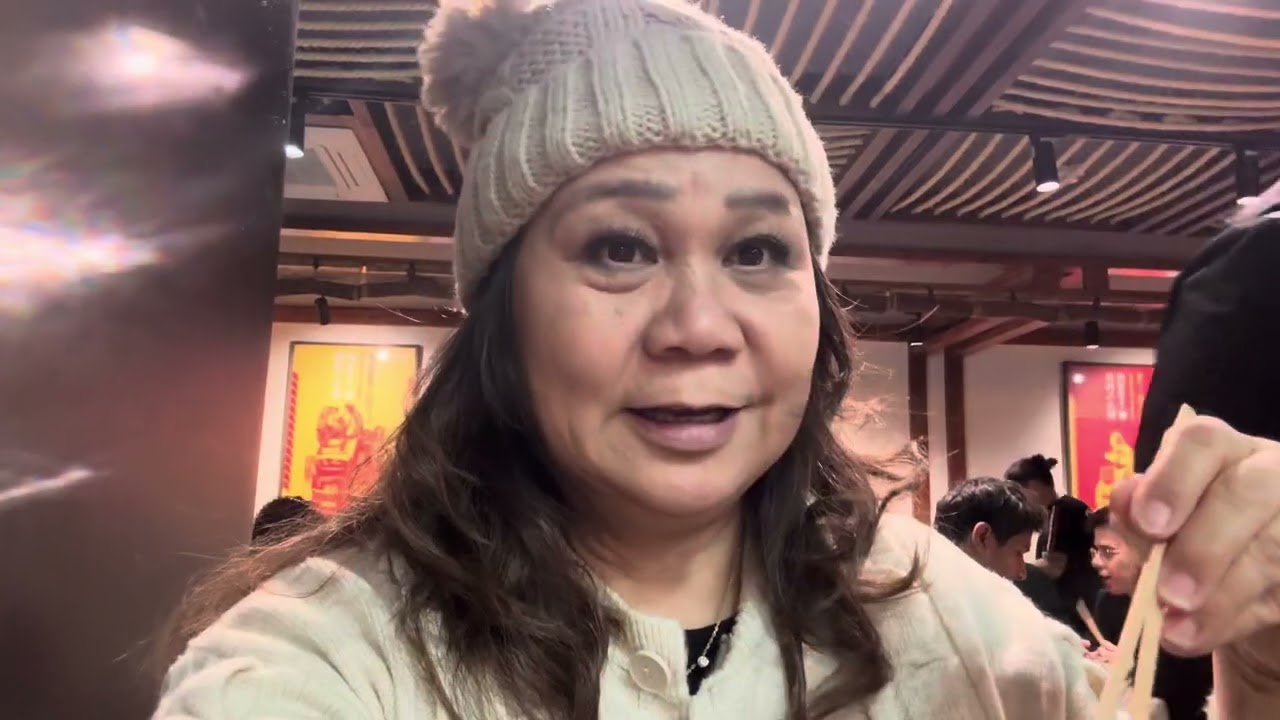 Menikmati malam hari di Chinatown London