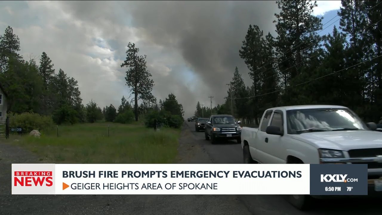 Brush fire prompts emergency evacuations - YouTube