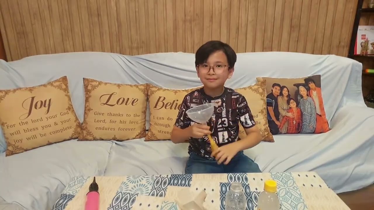 INFLATING BALLOON USING BAKING SODA AND VINEGAR