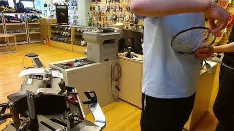 Time Lapse: How to String a Yonex Arcsaber 11 Badminton Racquet Hans Osthoff