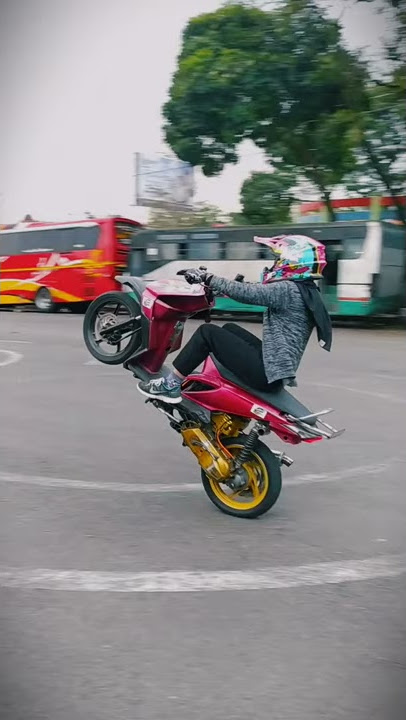 Freestyle cewek Indonesia wheelie pemula