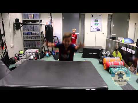 Voetbalopleiding - - -