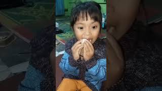 MAKAN JELY MATA