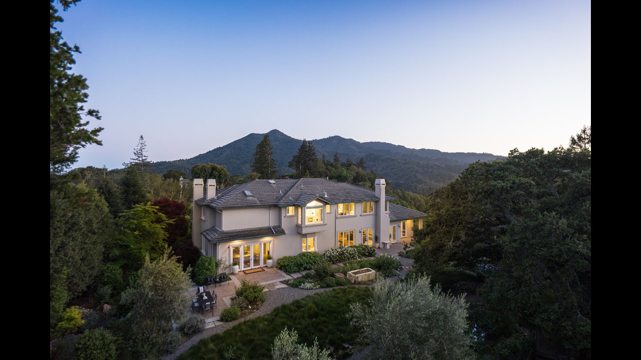 656 Goodhill Road Presented by the Carey Hagglund Condy Team