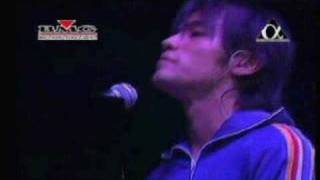 Jay Chou - Breakups Happen In The Rain (Concert)