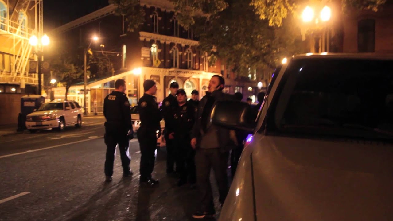 Cops And Bouncers Break up a fight YouTube