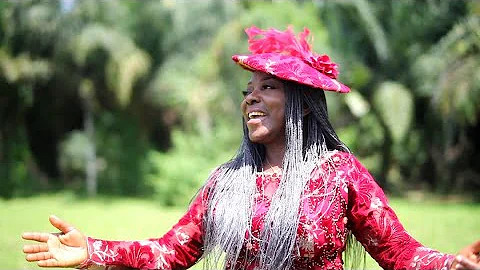 Isabella Benjamin - I'm Grateful, Lord (Official V...
