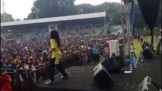 Andreas & Friends - let's us groove Live At Gor Padjajaran